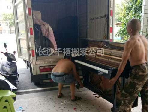 鋼琴搬運現(xiàn)場